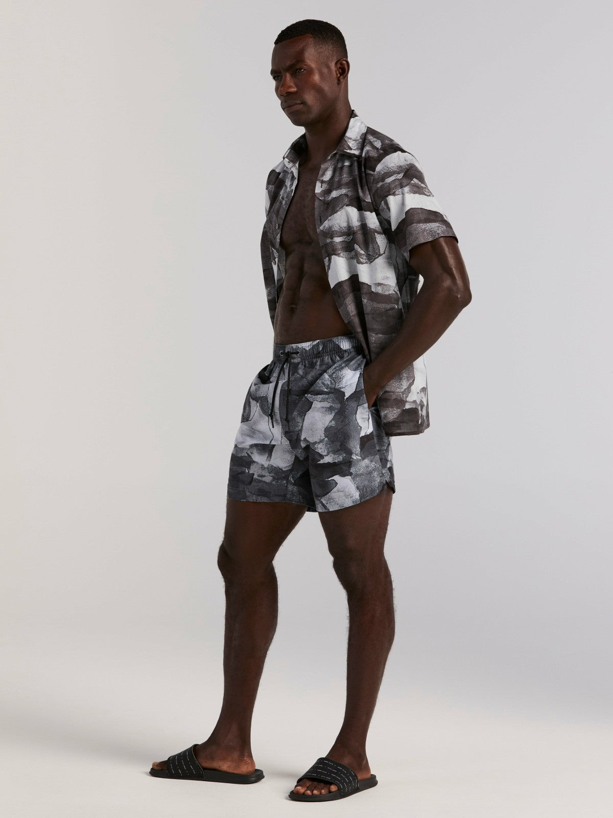 Perry Ellis Abstract Wave Print Swim Trunk