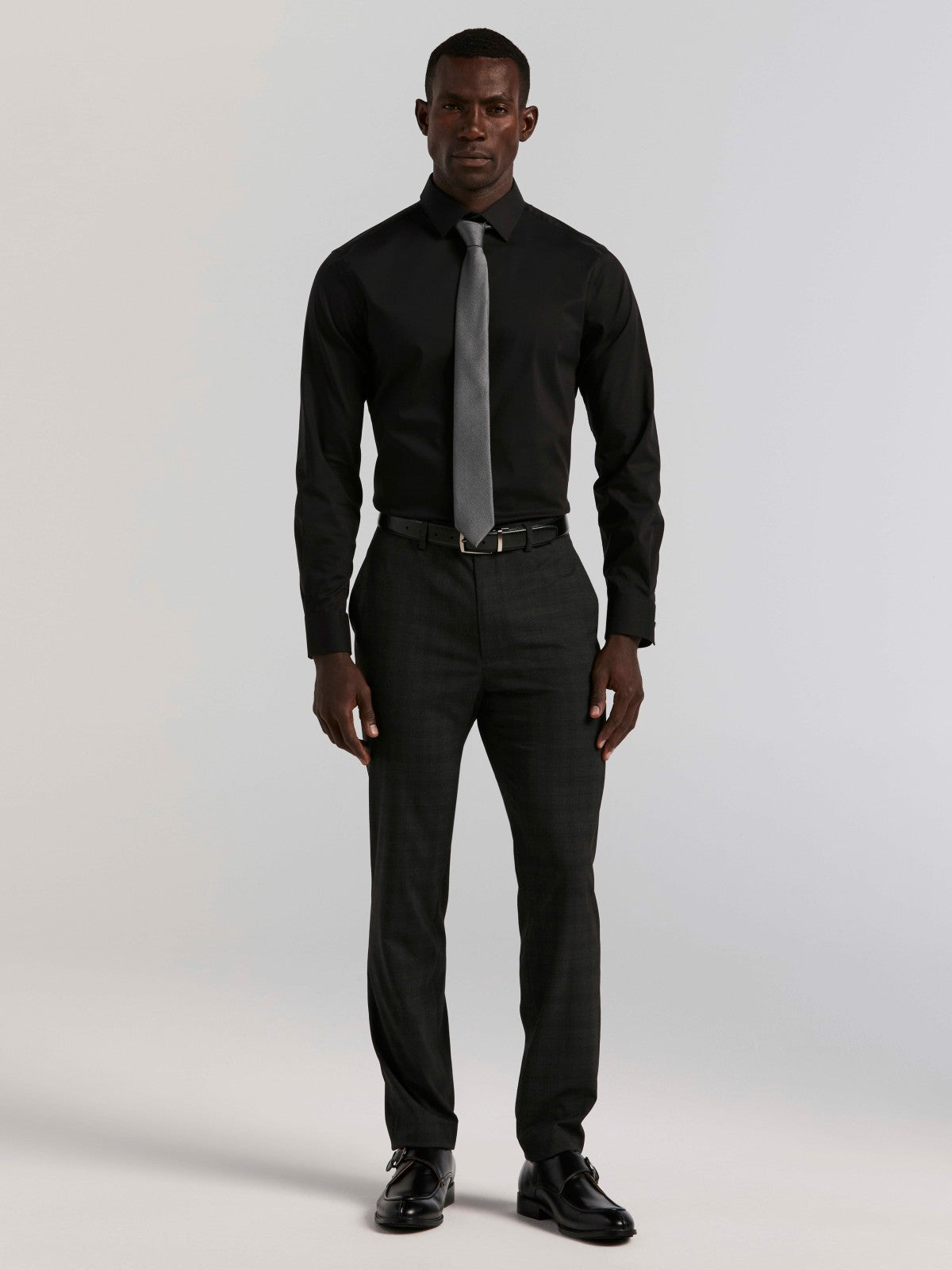 Perry Ellis Cotton Blend Slim Fit Dress Shirt