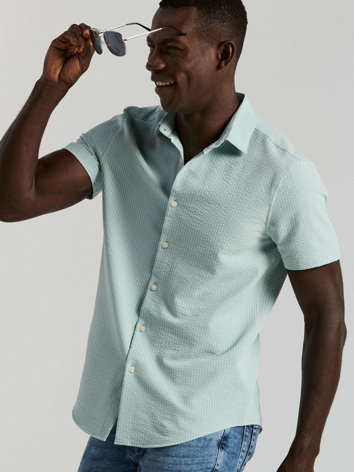 Perry Ellis Stretch Seersucker Slim Fit Shirt