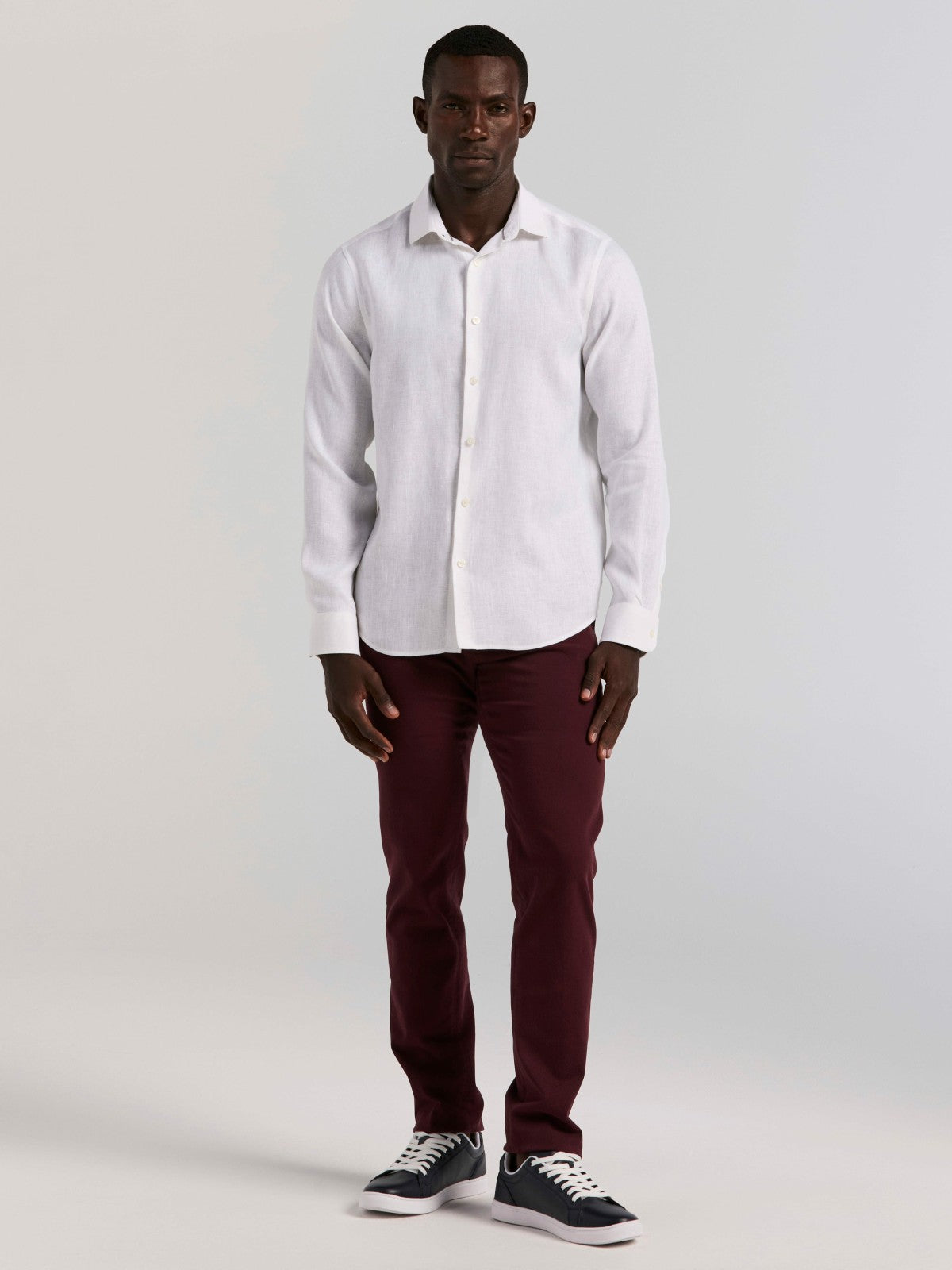 Perry Ellis Slim Fit Dyed Solid Twill Chino Pant