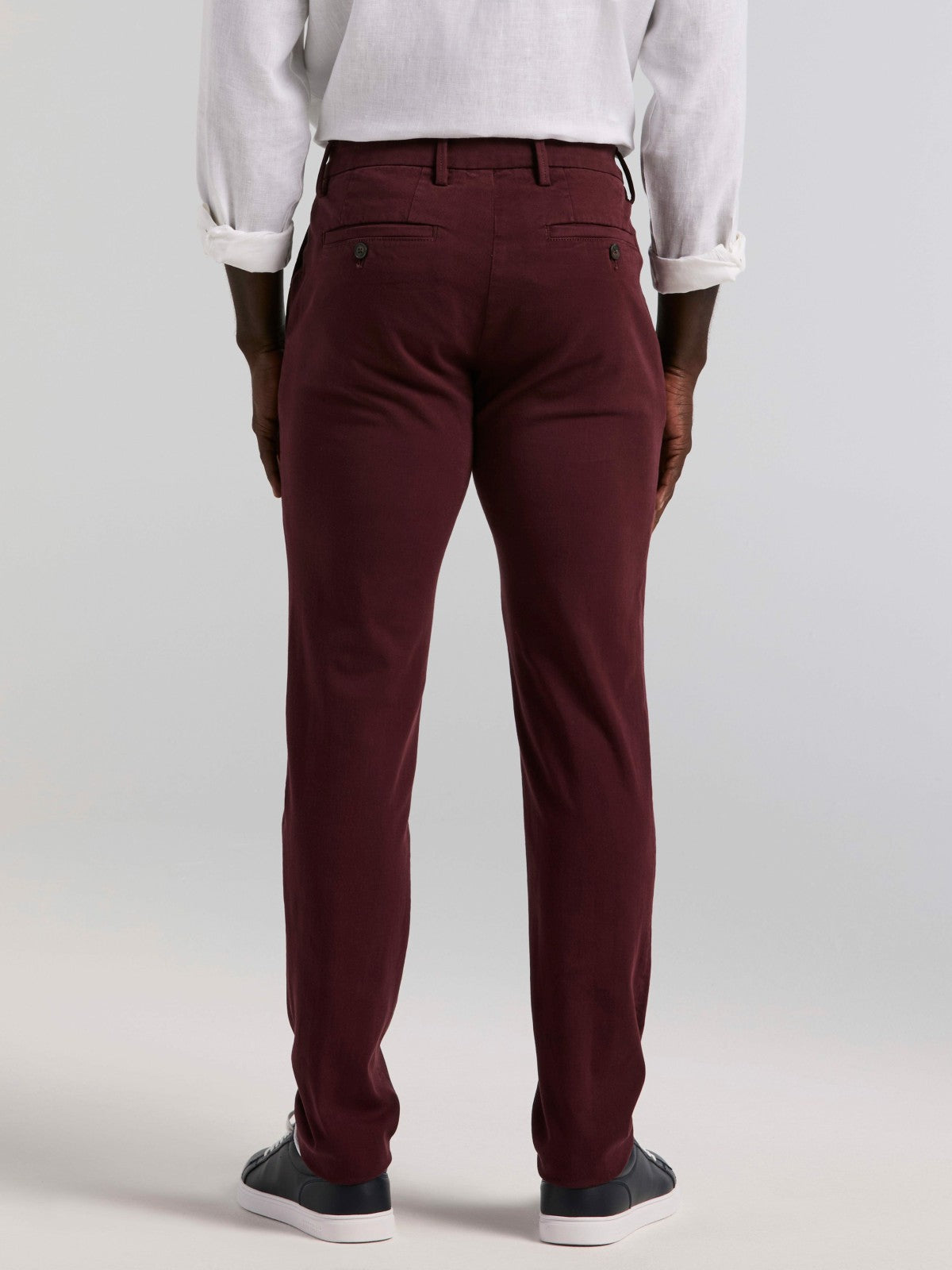 Perry Ellis Slim Fit Dyed Solid Twill Chino Pant