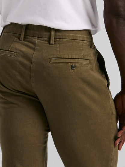 Perry Ellis Slim Fit Dyed Solid Twill Chino Pant