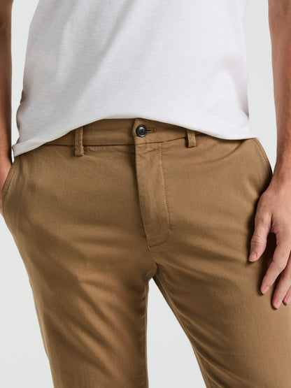 Perry Ellis Slim Fit Dyed Solid Twill Chino Pant