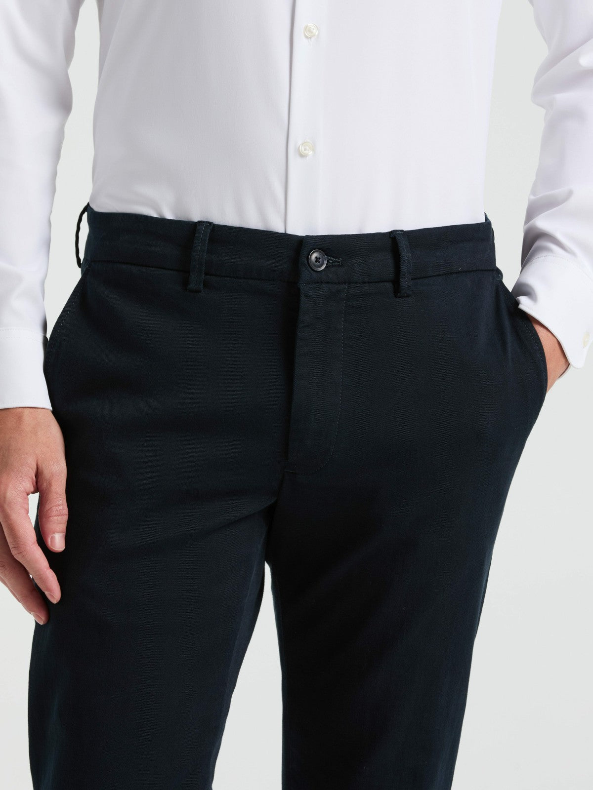 Perry Ellis Slim Fit Dyed Solid Twill Chino Pant