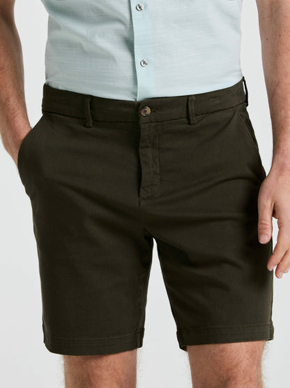 Perry Ellis 8" Flat Front Garment Dyed Short
