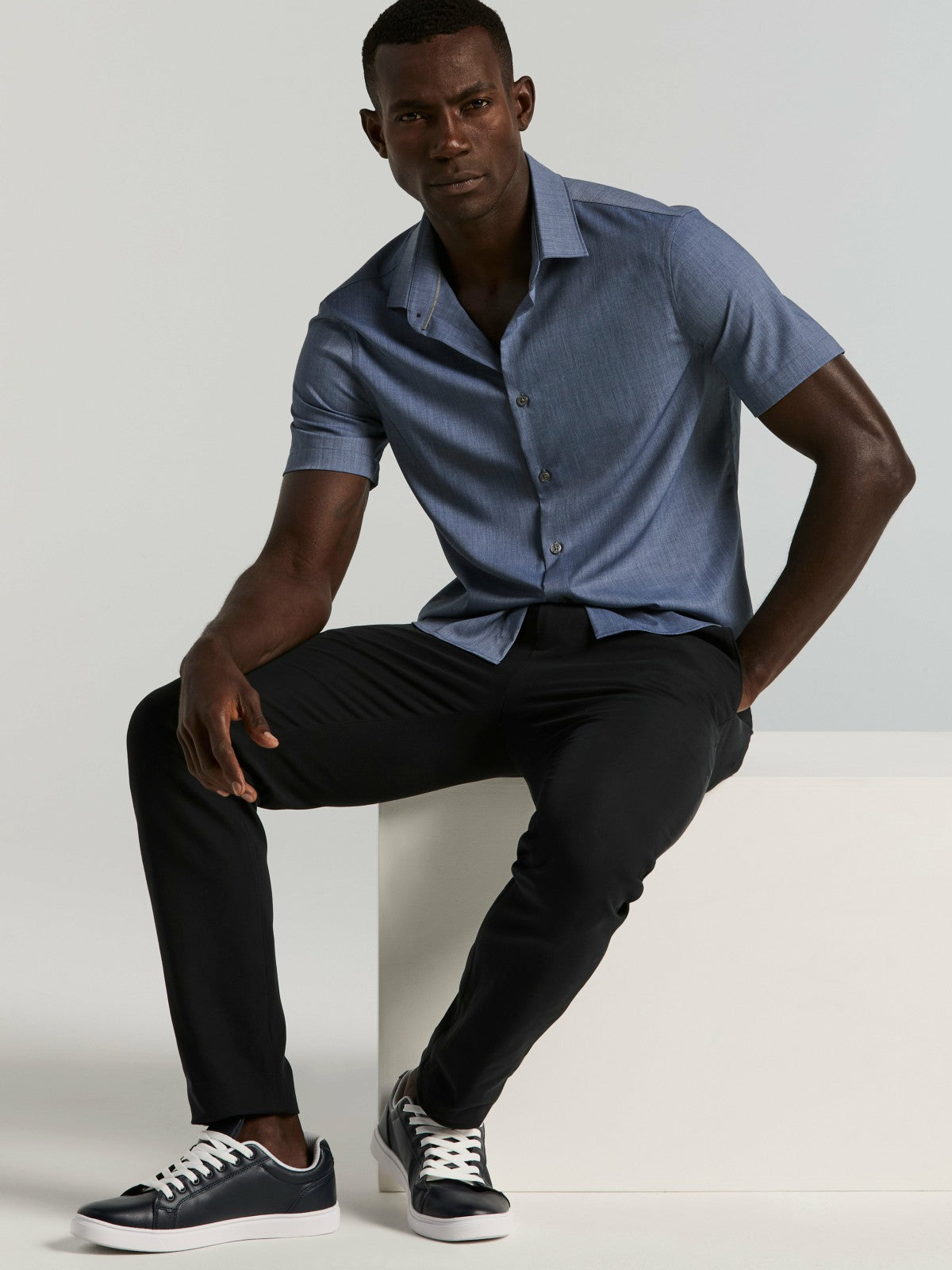 Perry Ellis Slim Fit Total Stretch Heathered Short Sleeve Shirt